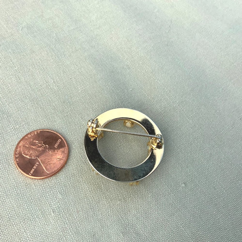 Modernist Goldtone Open Circle Cultured Pearles Pin Brooch - Picture 3 of 16
